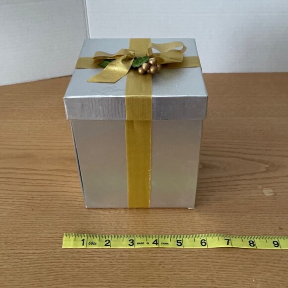 Vtg Avon Musical Snowman Family Forest Scene Fold Out Gift Box Fiber Optic VIDEO - Picture 12 of 12